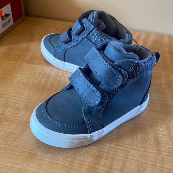 Like new cat and Jack sneakers - Picture 1 of 5